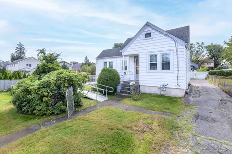 101 Palmer Ave, Stamford, CT 06902