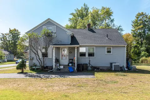 52 School St, Somers, CT 06071