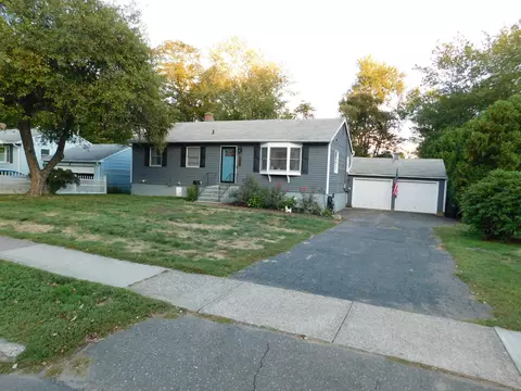 126 Baxter Ln, Milford, CT 06460