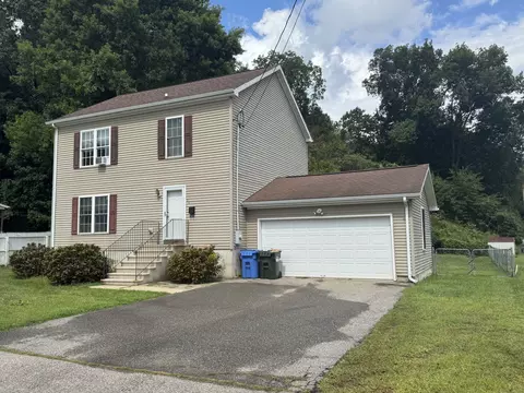 11 Carpenter St, Norwich, CT 06360