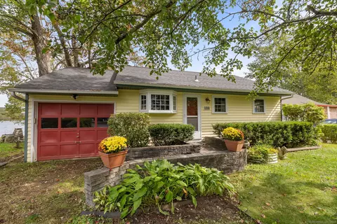 198 Lake Shore Dr, Colchester, CT 06415