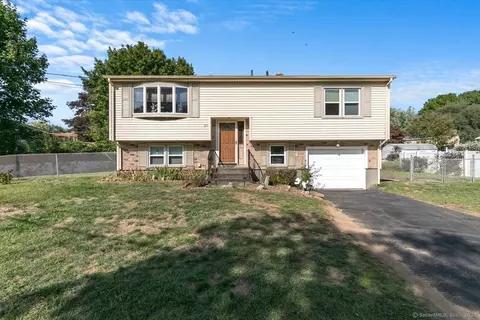 25 Belle Cir, West Haven, CT 06516