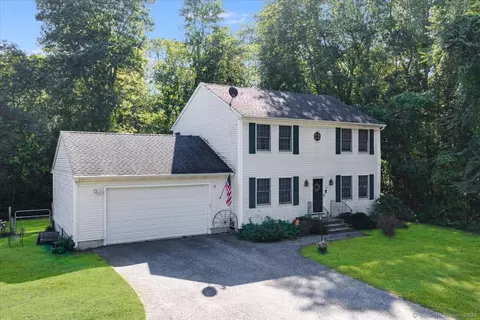 5 Laurel Dr, Voluntown, CT 06384
