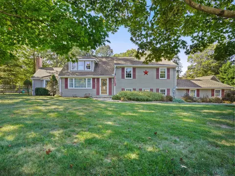 24 Langstroth Dr, Ridgefield, CT 06877