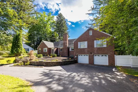 2645 Albany Ave, West Hartford, CT 06117