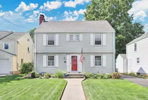 97 Robin Rd, West Hartford, CT 06119
