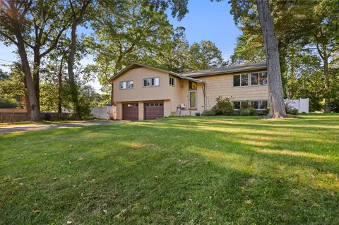12 Cherry Hill Rd, Fairfield, CT 06825