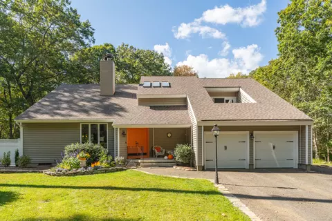 15 Colonial Dr, Killingworth, CT 06419