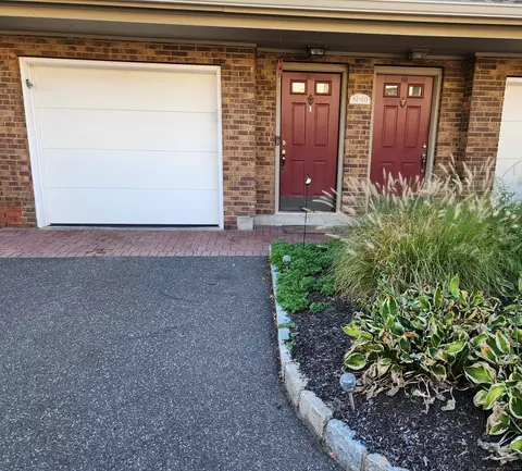882 N Colony Rd #61, Meriden, CT 06450