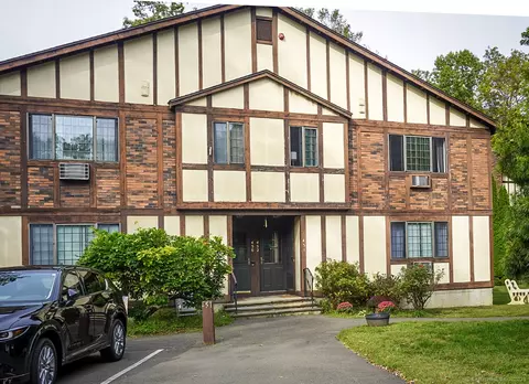 450 Swanson Cres #450, Milford, CT 06461