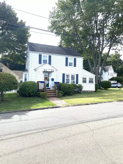 89 Vernon St, Stratford, CT 06615