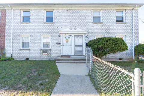 101 Karen Ct #B, Bridgeport, CT 06606