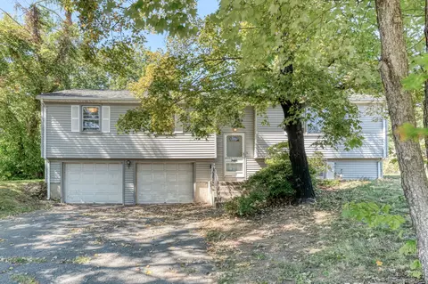 92 Spoonville Rd, East Granby, CT 06026