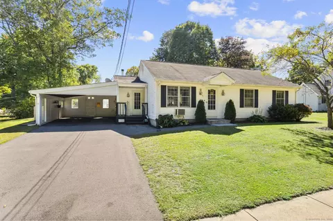 6 Bruce Ave, Plainville, CT 06062