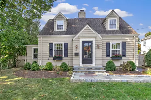61 Dogwood Ln, Fairfield, CT 06824