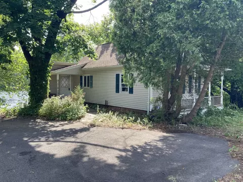 430 Roosevelt Dr, Derby, CT 06418