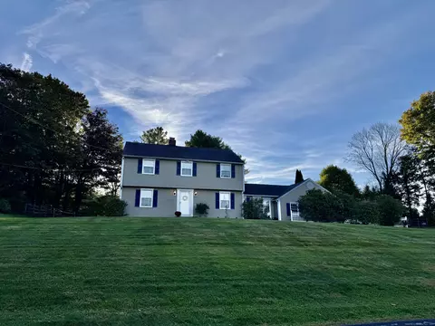 14 Juniper Ln, Brookfield, CT 06804