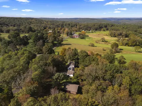 4 Judge Rd, Roxbury, CT 06783