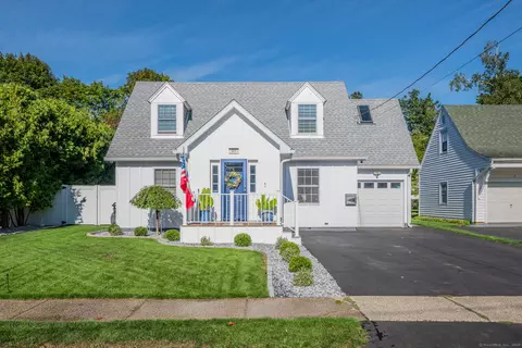 97 Trumbull Ave, Plainville, CT 06062
