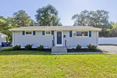 35 Roosevelt Blvd, Enfield, CT 06082