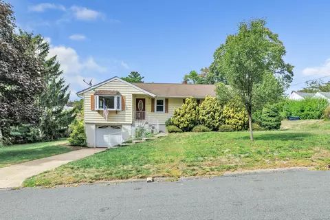 47 Victory St, Shelton, CT 06484