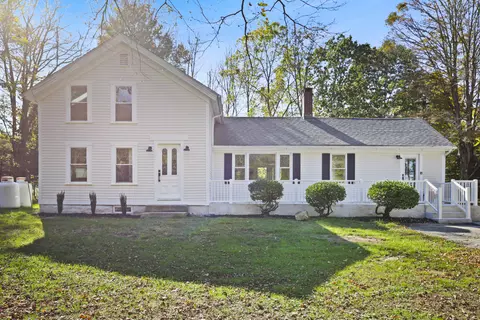 4 Damato Dr, Stonington, CT 06378