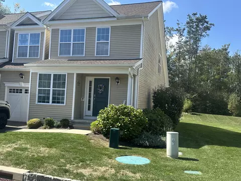 8 Hickory Dr #8, Prospect, CT 06712
