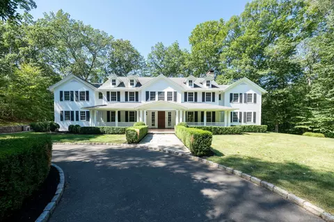 25 Hermit Ln, Westport, CT 06880