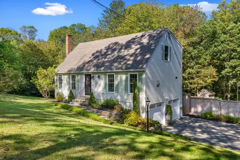 69 Forsyth Rd, Oakdale, CT 06370