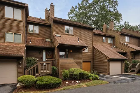 900 Mix Ave #36, Hamden, CT 06514
