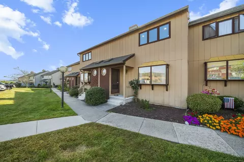 218 Skyview Dr #218, Cromwell, CT 06416