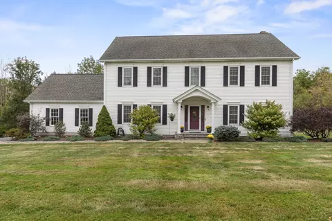 11 Pond Meadow Pl, Middlefield, CT 06455