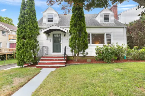 88 Pine Hill Ave, Stamford, CT 06906