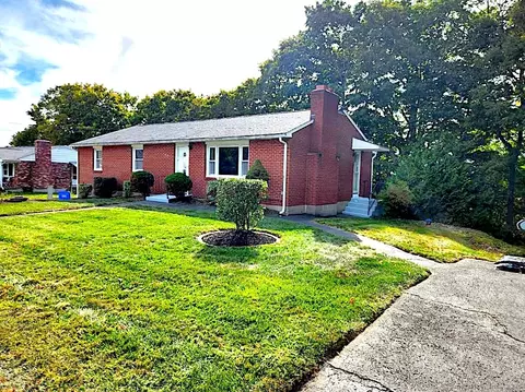 410 Circle Dr, Torrington, CT 06790