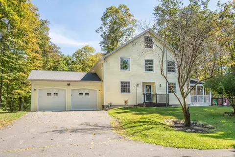 72 W Mountain Rd, Simsbury, CT 06092