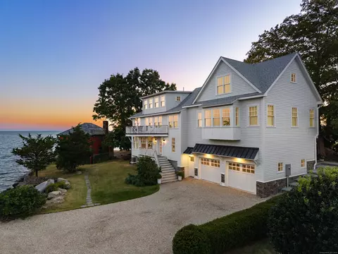 33 Thimble Farms Rd, Branford, CT 06405