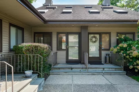 2437 Bedford St #F20, Stamford, CT 06905