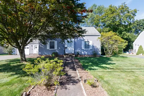 51 Cheshire Rd, Meriden, CT 06451