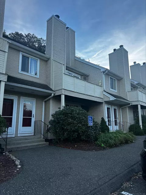 103 Willow Spgs, New Milford, CT 06776