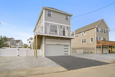 44 Beachland Ave, Milford, CT 06460