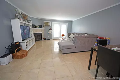 103 Hamden Ave #G, Waterbury, CT 06704