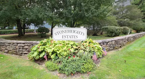 164 Stoneheights Dr #164, Waterford, CT 06385