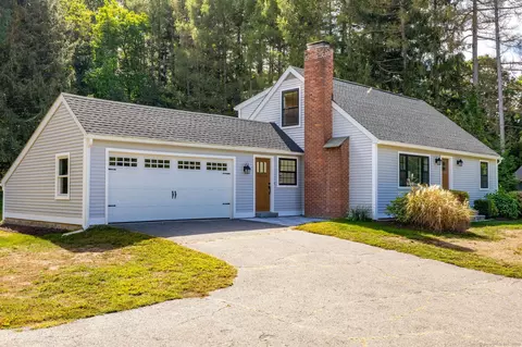74 Terrys Plain Rd, Simsbury, CT 06070