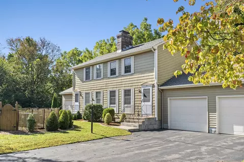 13 Early Dawn Cir, Windsor, CT 06095