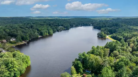 115 Crooked Trail Ext, Woodstock, CT 06281