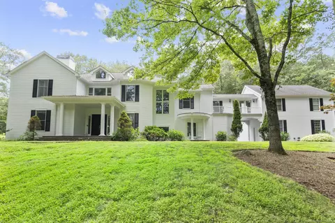 101 Brambley Hedge Cir, Fairfield, CT 06824
