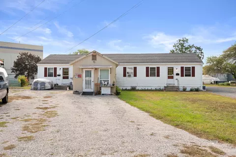 31 Lewiston Ct, Groton, CT 06340