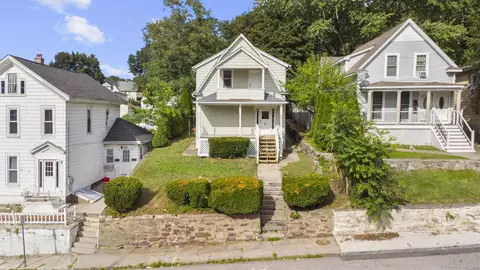 16 Oak St, Norwich, CT 06360