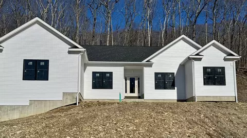 6 Deer Run Rd, Middlebury, CT 06762