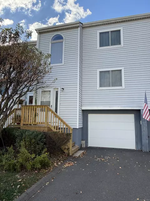 31 Valley Run Dr #31, Cromwell, CT 06416